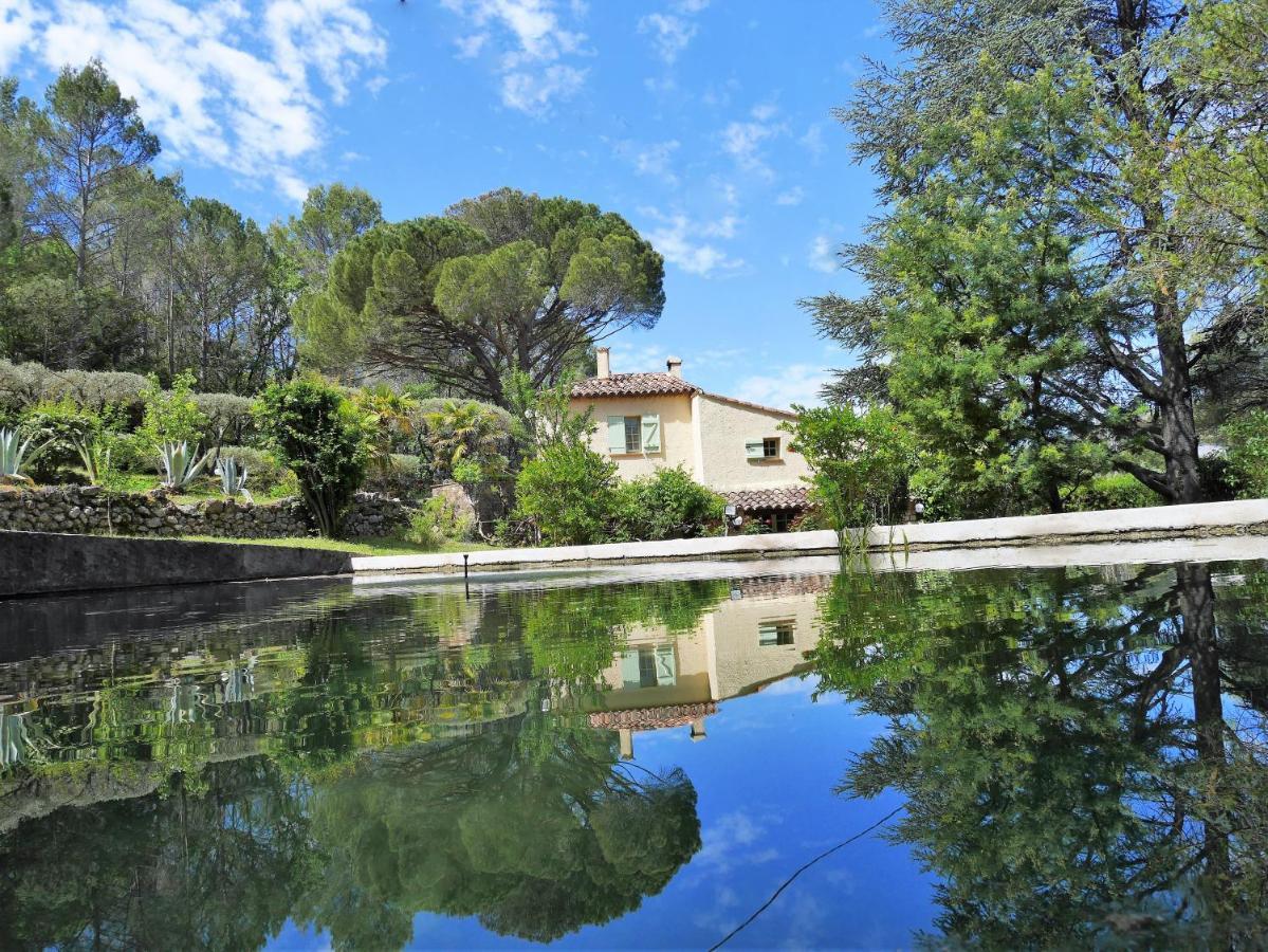 Le Mas Des Oliviers Bed & Breakfast Salernes Exterior photo