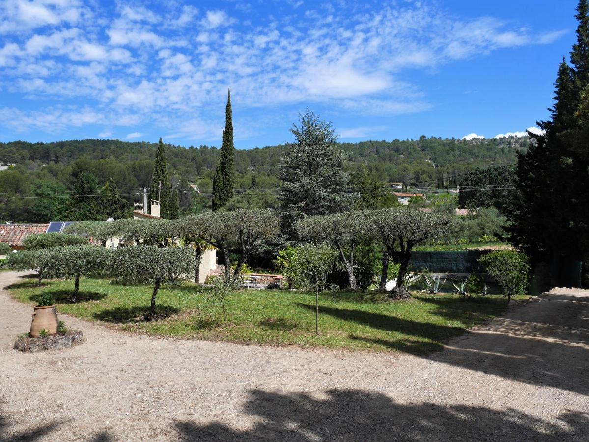 Le Mas Des Oliviers Bed & Breakfast Salernes Exterior photo